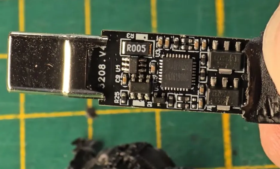 Teardown of an USB-C Cable with integrated LCD